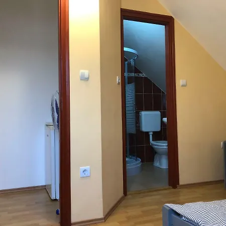 Gyoengy Panzio Gæstehus *